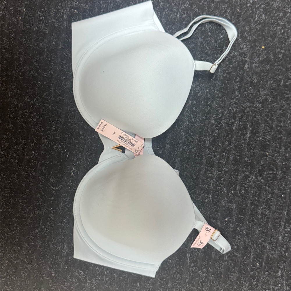 Victoria’s Secret Women's Light Blue Bra - Picture 5 of 5